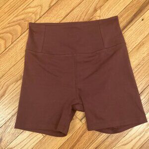 Girlfriend collective float run short size S